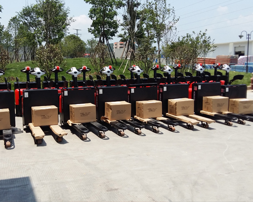 全(quán)電動交流2.2噸(dūn)搬運車批量(liàng)交車